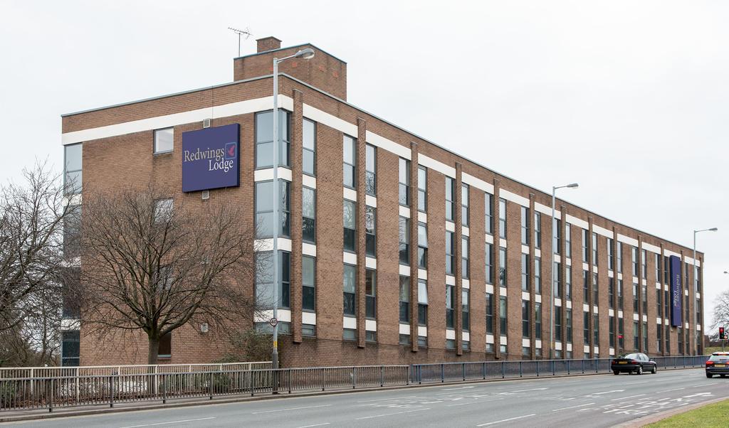 Redwings Lodge Wolverhampton Central Exterior photo